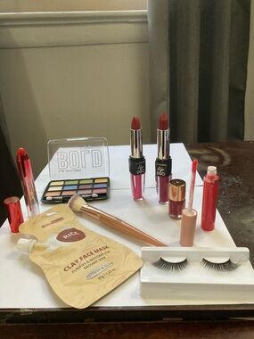 Makeup Bundle Set with Neutral & Berry Tones